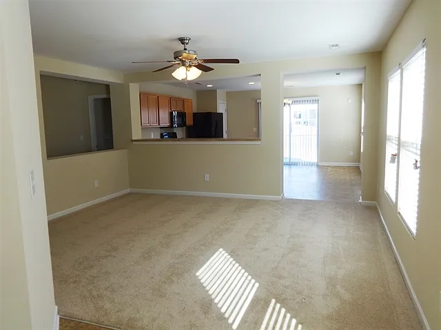 3 bed, 2.0 bath, 1483 sqft, $2,125 — Photo 4