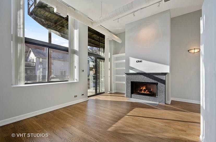 1st image of 2343 N Greenview Ave APT 109
