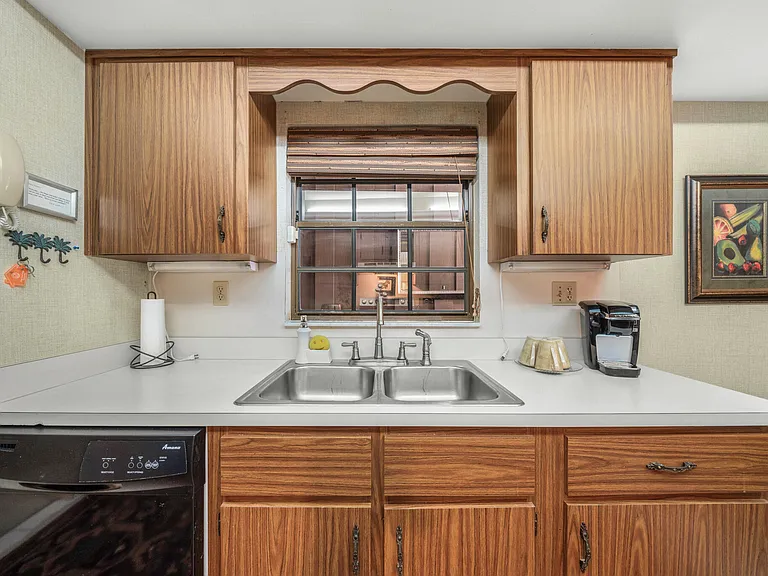3833 Edgewater Dr — Photo 12