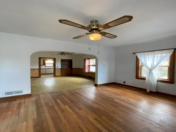 409 S 5th St, Hot Springs, SD 57747