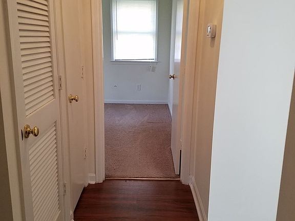 4th image of 253 Mary Ann Dr APT 8