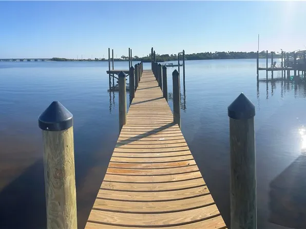 9680 Riverview Dr, Micco, FL 32976