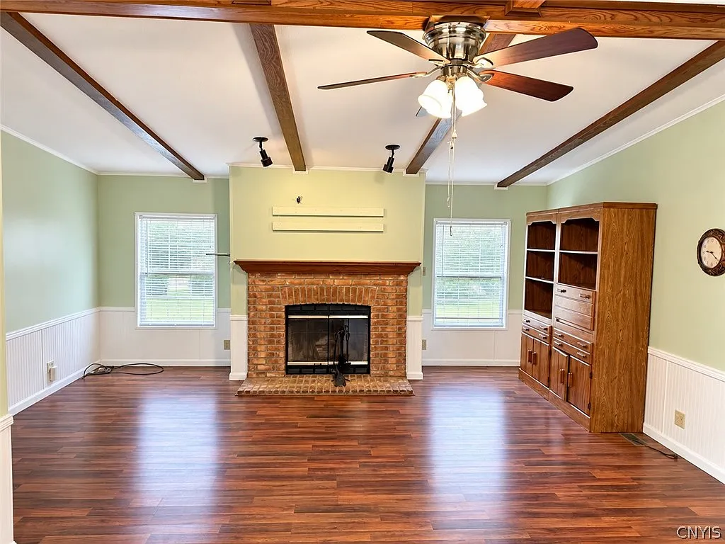 3 bed, 2.0 bath, 1252 sqft, $1,500 — Photo 2