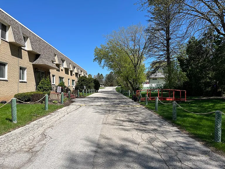 Ridge Manor Apartments — Photo 19
