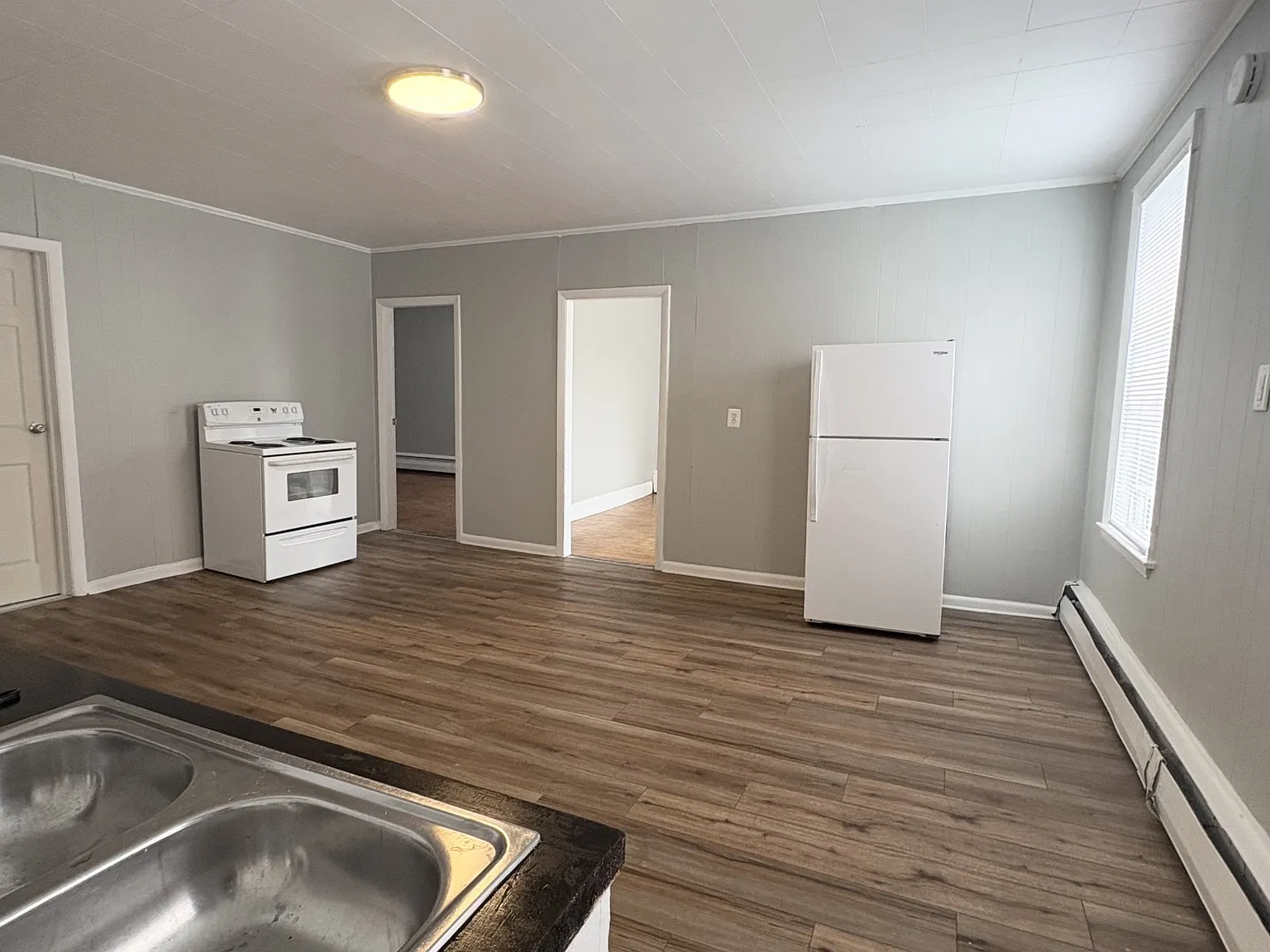 3 bed, $1,450 — Photo 1