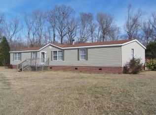 5893 Saint Patricks Dr, Fayetteville, NC 28306