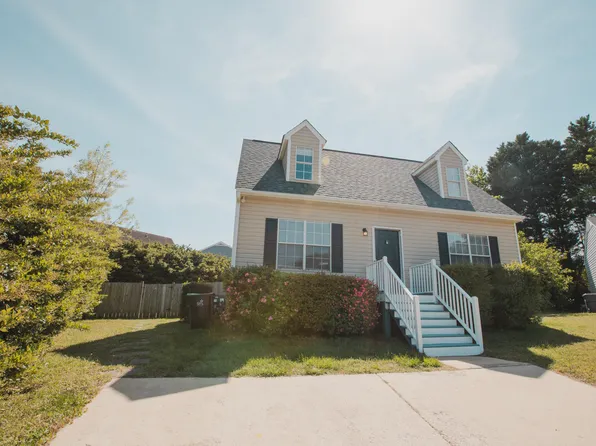 708 Aladdin Cir, Apex, NC 27502