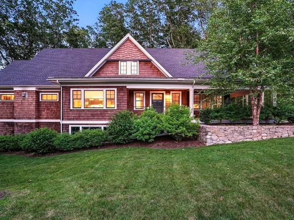 25 Cottage Cir #25, Dedham, MA 02026