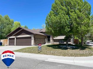 4012 Prestwick Pl, Riverton, WY 82501