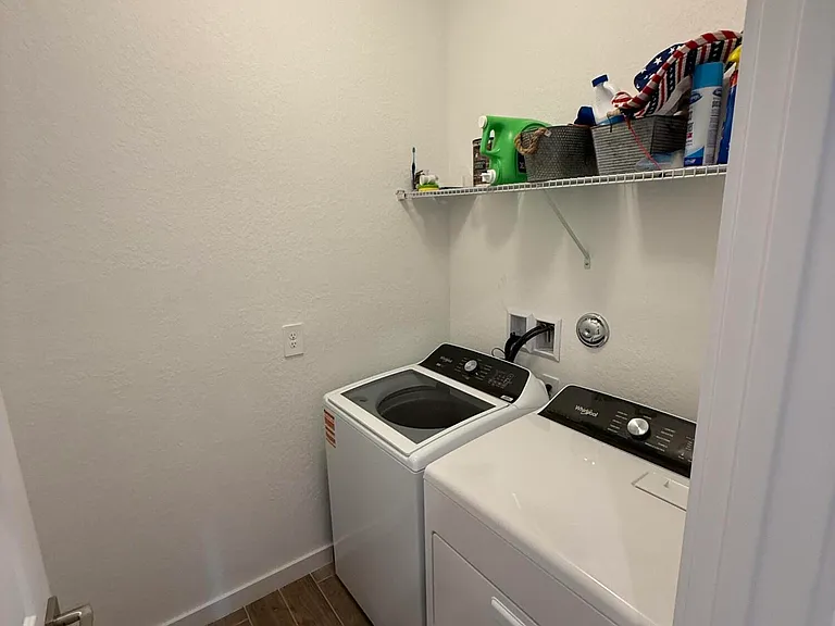 1653 NE Ocean Dunes Dr — Photo 6