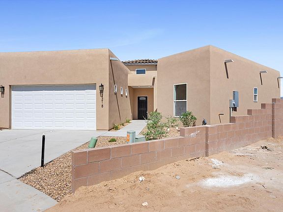 2nd image of 2218 Calle De Silverio SW