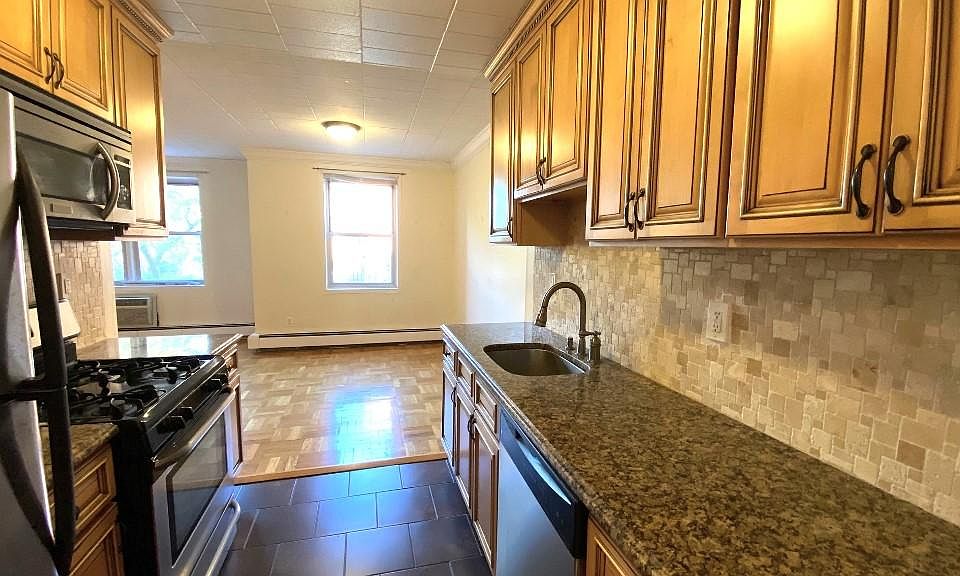 1st image of 510 Midland Ave APT 2D