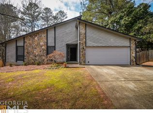 9780 Lake Forest Way, Roswell, GA 30076