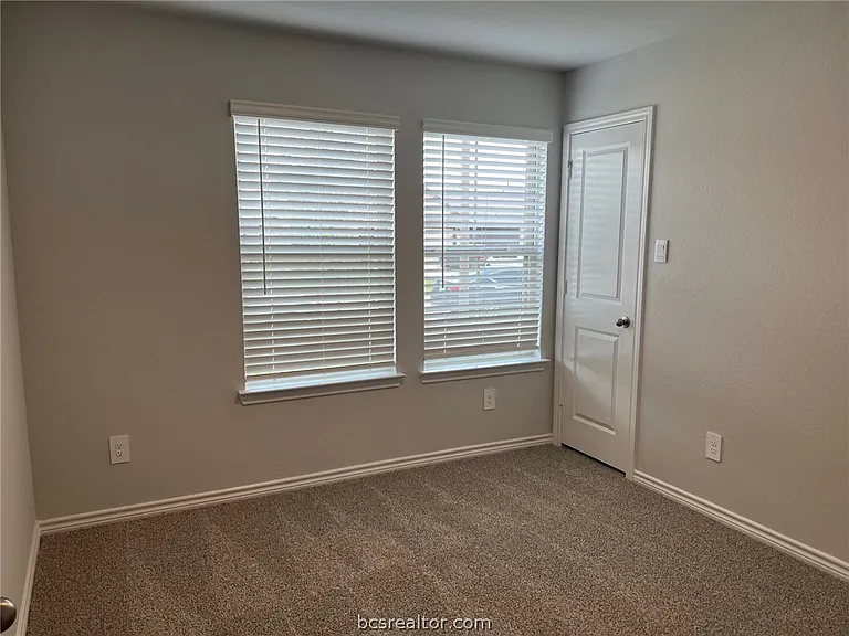 1135 Canton Dr — Photo 8