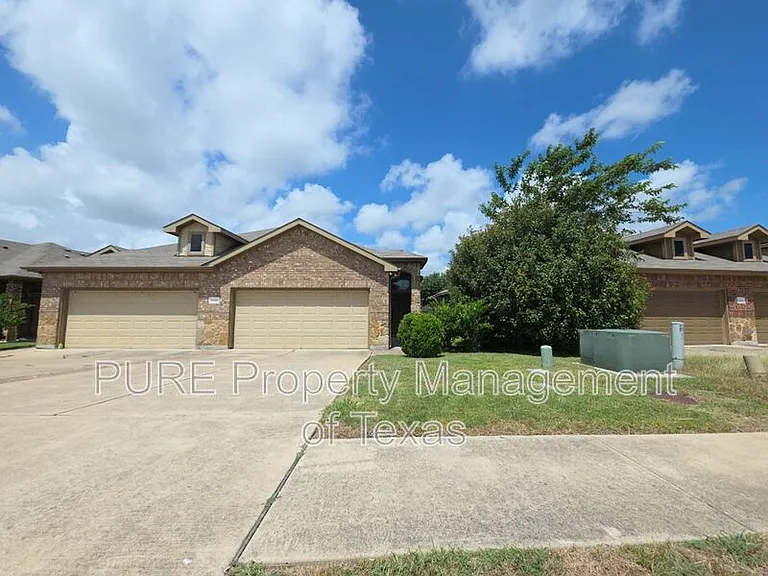 1500 Muirfield Bend Dr #B — Photo 2