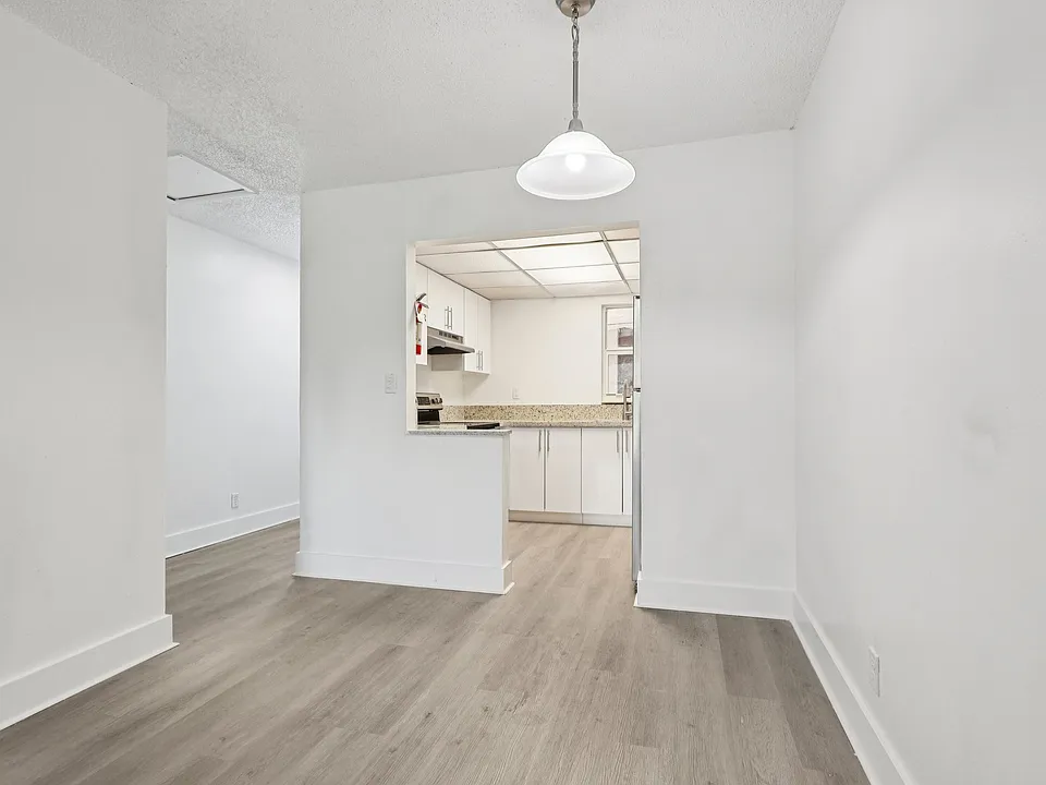 Building Photo 2
