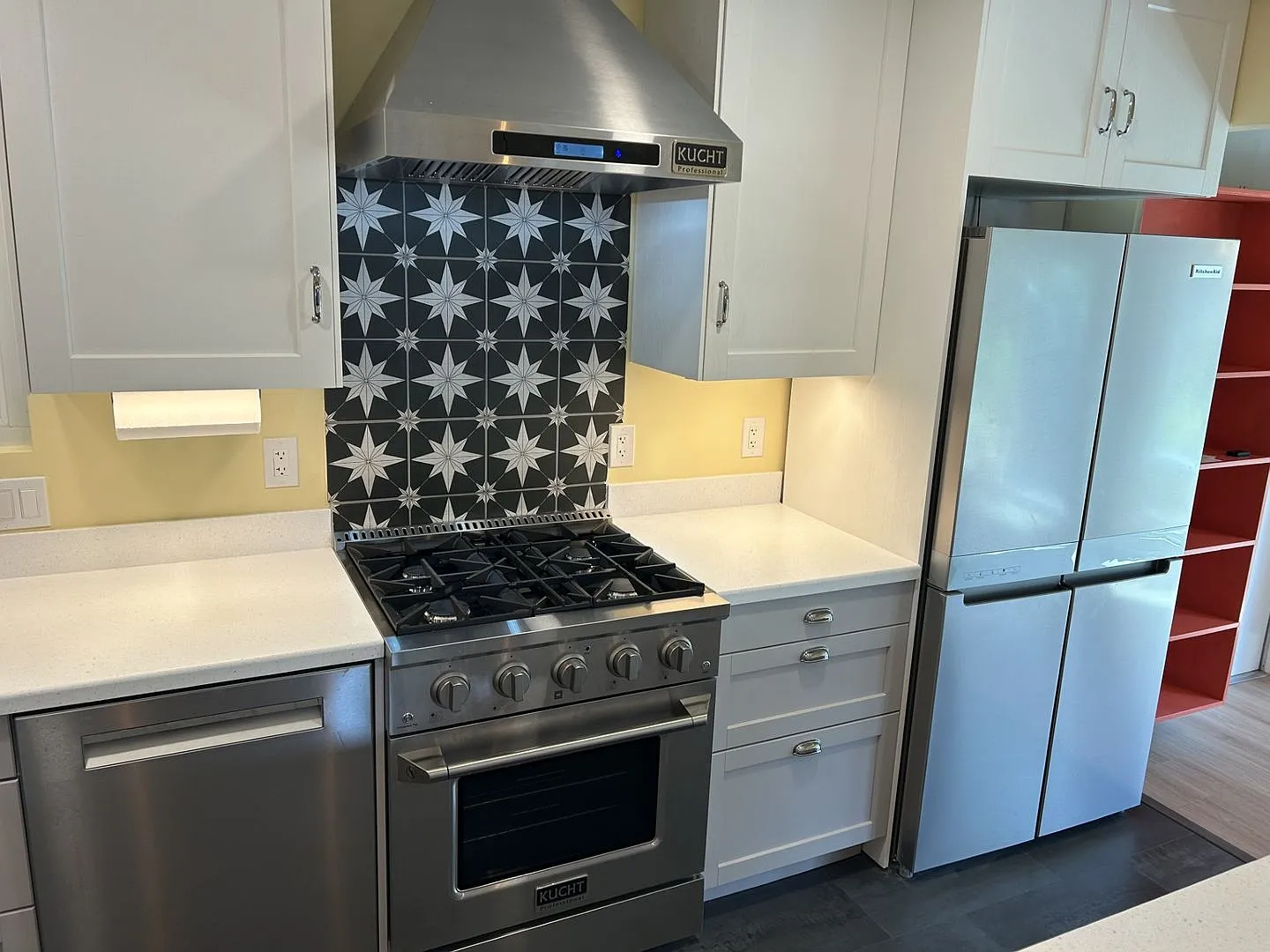 Lovely 4 Bedroom, 2 Bath Vintage Home — Photo 3
