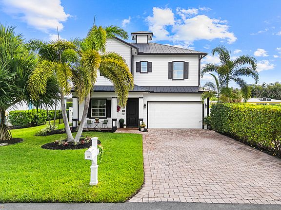 2nd image of 405 SE COCONUT Avenue