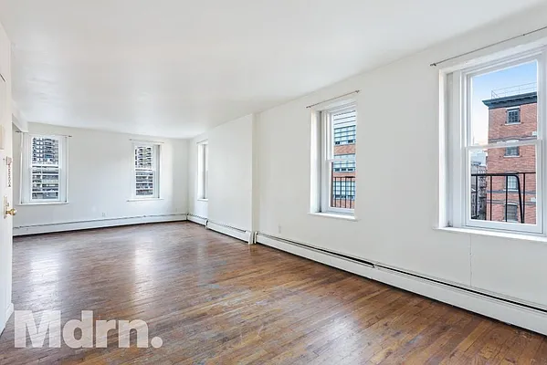 Rented by Mdrn Residential | media 6