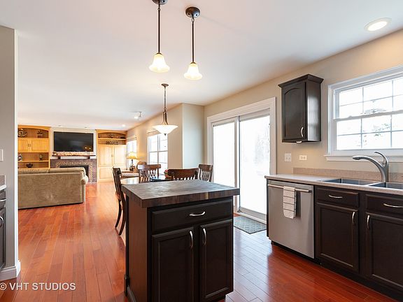 3rd image of 18433 W Springwood Dr