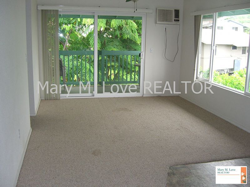 2nd image of 75-5743 Alahou St APT 301