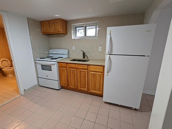 4th image of 4676 192nd St #B