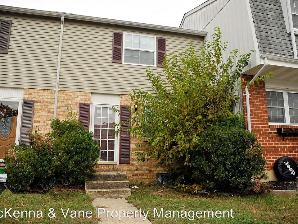 1st image of 458 Kenilworth Ct