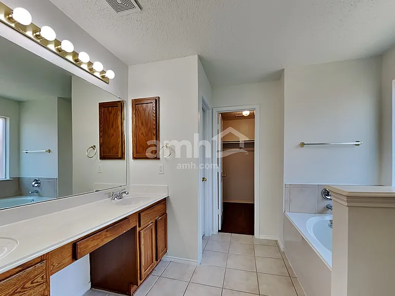1311 Calvert Dr — Photo 14