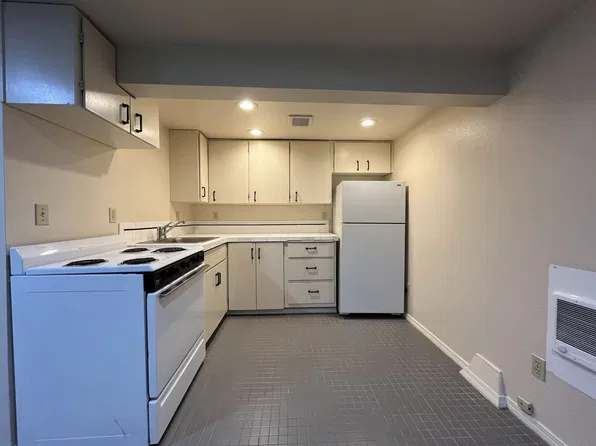 2046 NW Overton St APT 8, Portland, OR 97209