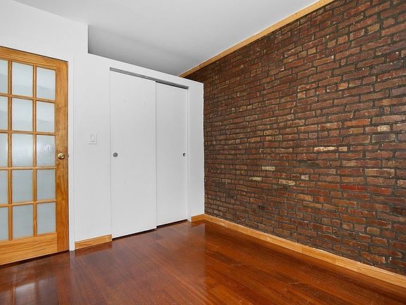 2nd image of 520 E 11th St #29