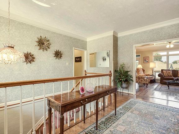 3rd image of 121 Oostagala Dr