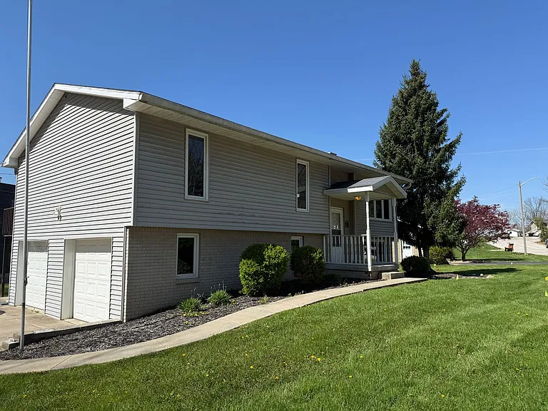 4445 N Deer Park Dr — Photo 3