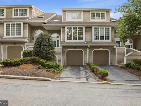 18 Cabot Dr, Wayne, PA 19087