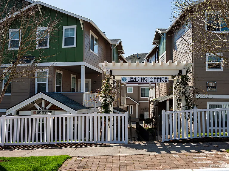 Westview Heights Apartments — Photo 9