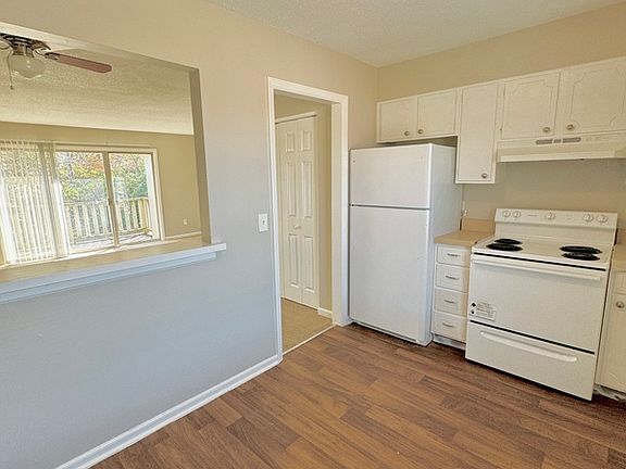 5th image of 8717 Countryshire Ln APT 3
