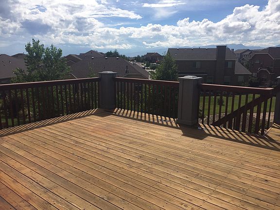 Large Deck, ~ 20x15 perfect for enjoying meals and sunsets.
