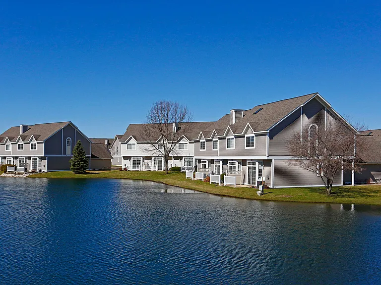 Avalon Cove Townhomes — Photo 19