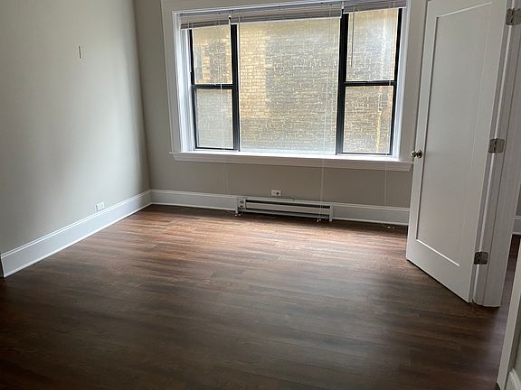 3rd image of 815 W Lakeside Ave #405