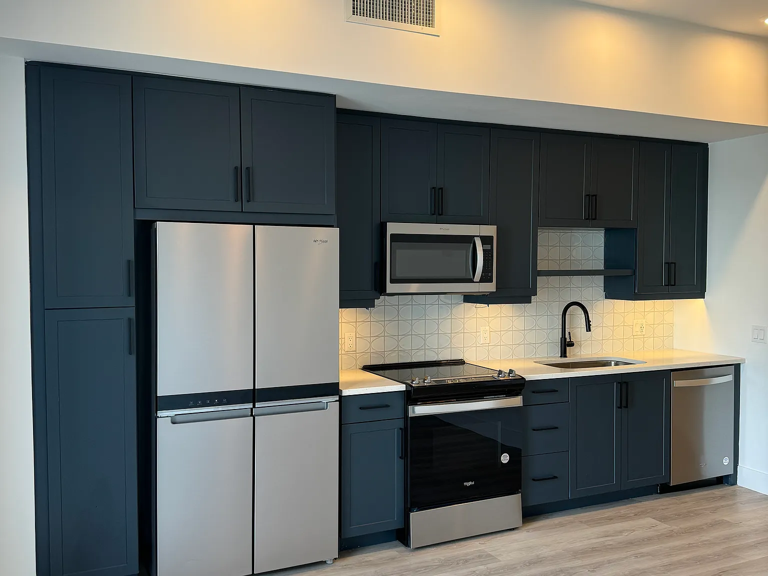 1 bed, 580 sqft, $2,045 — Photo 3