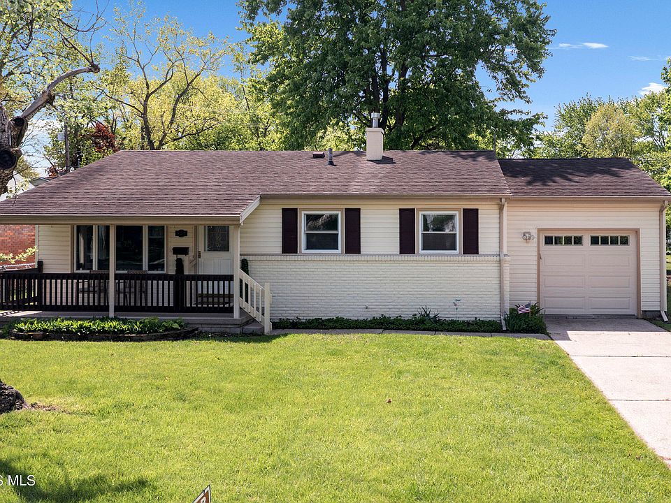 1st image of 833 Cherry Ln