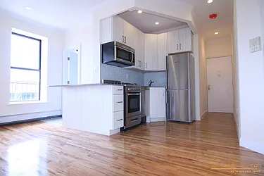 Rented by aptsandlofts.com