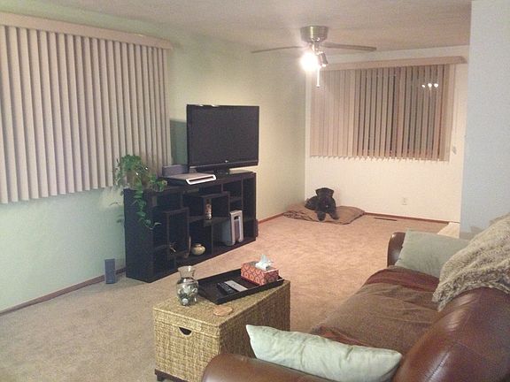 2nd image of 1401 W Avon Ln