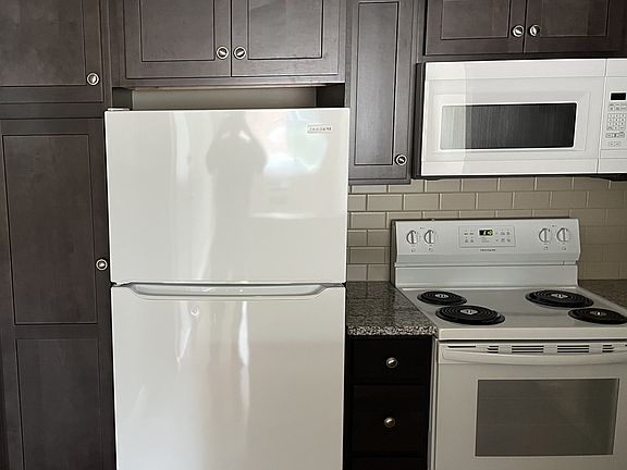 3rd image of 194 Lincoln St APT 8