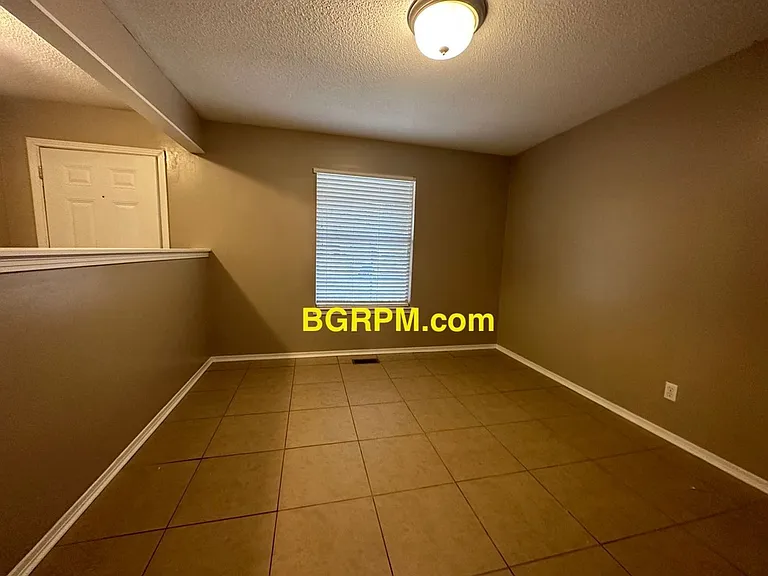 119 Foxdell Cir — Photo 4