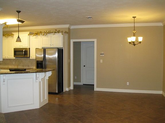 5th image of 10220 Ashford Knoll Dr