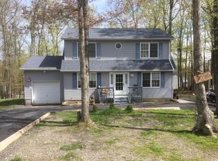 1161 Dorset Dr, Bushkill, PA
