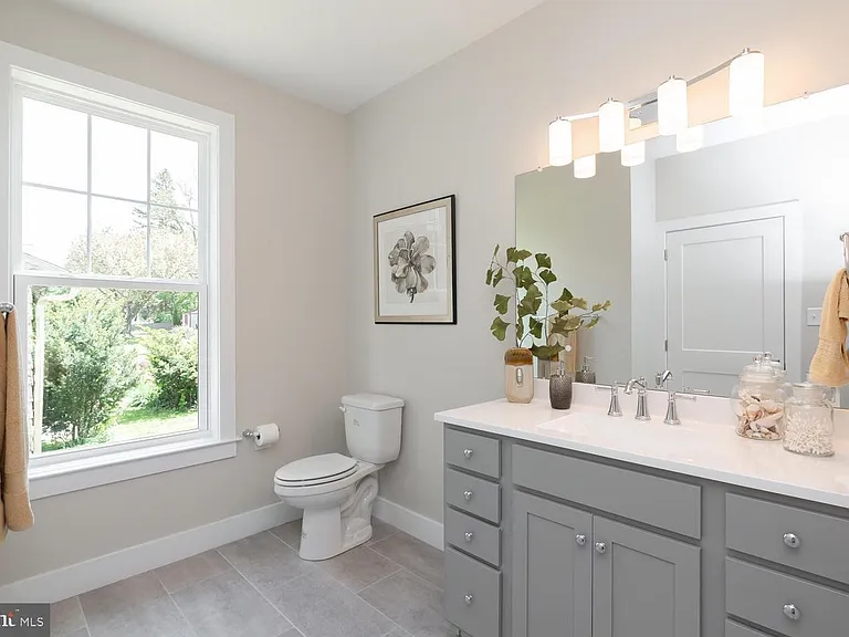 154 W King St #1 — Photo 7