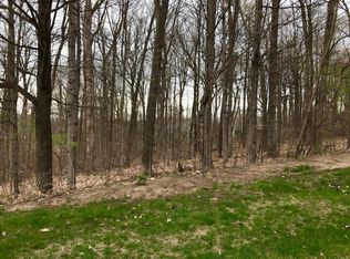 19240 Edmonton Dr, Brookfield, WI 53045