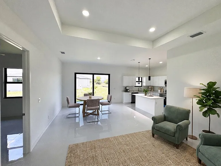 4206 NW 32nd Ln — Photo 11
