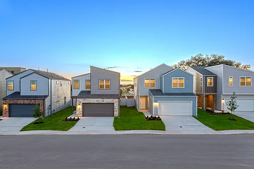 Los Cielos at Brooks Luxury Rentals Photo 1